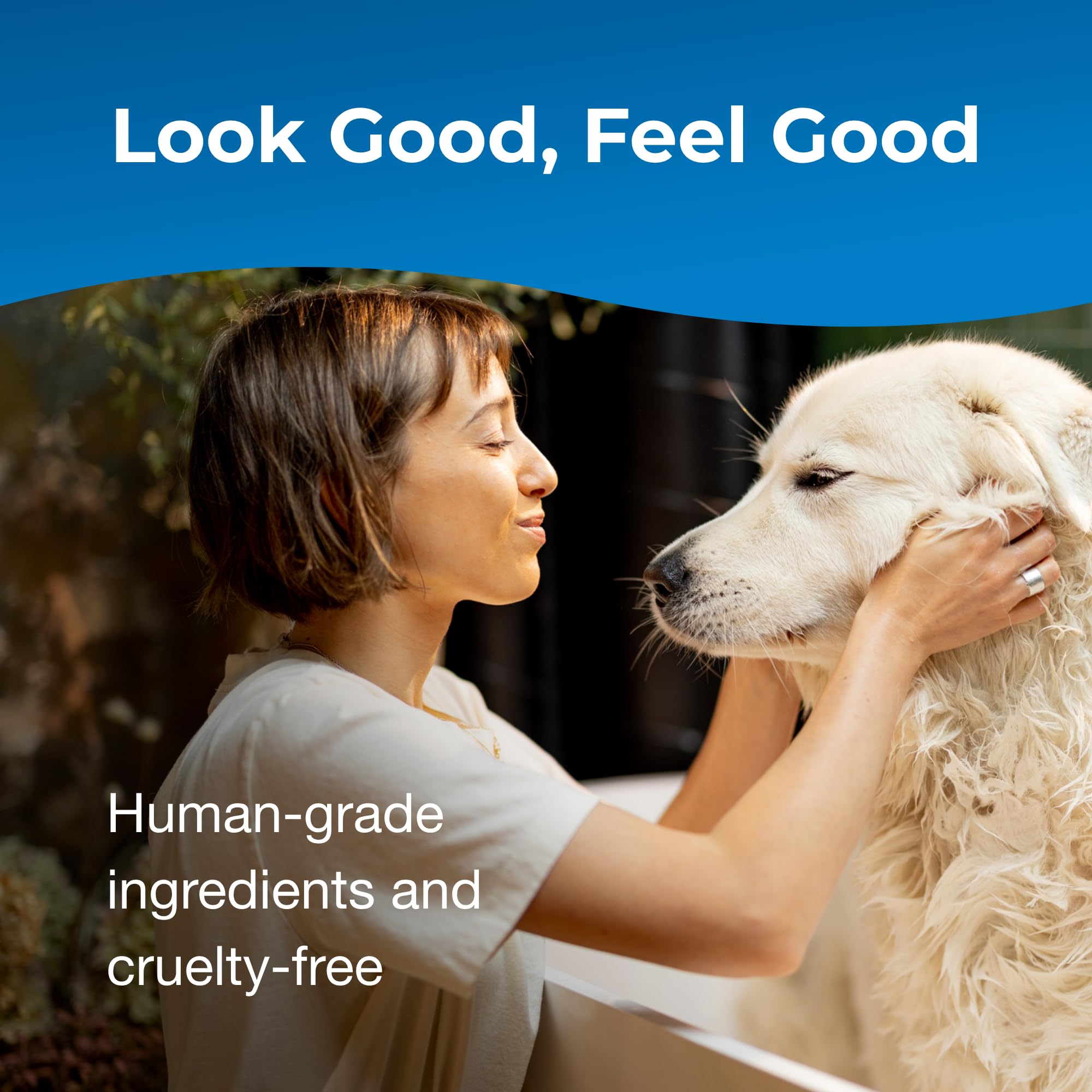 PetAg Fresh ’n Clean branding on packaging signaling trusted grooming solution.