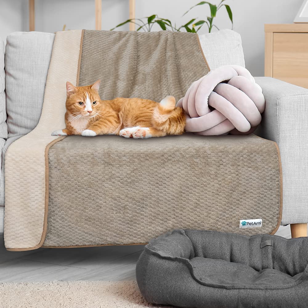 PetAmi 24x32 size blanket suitable for small to medium pets