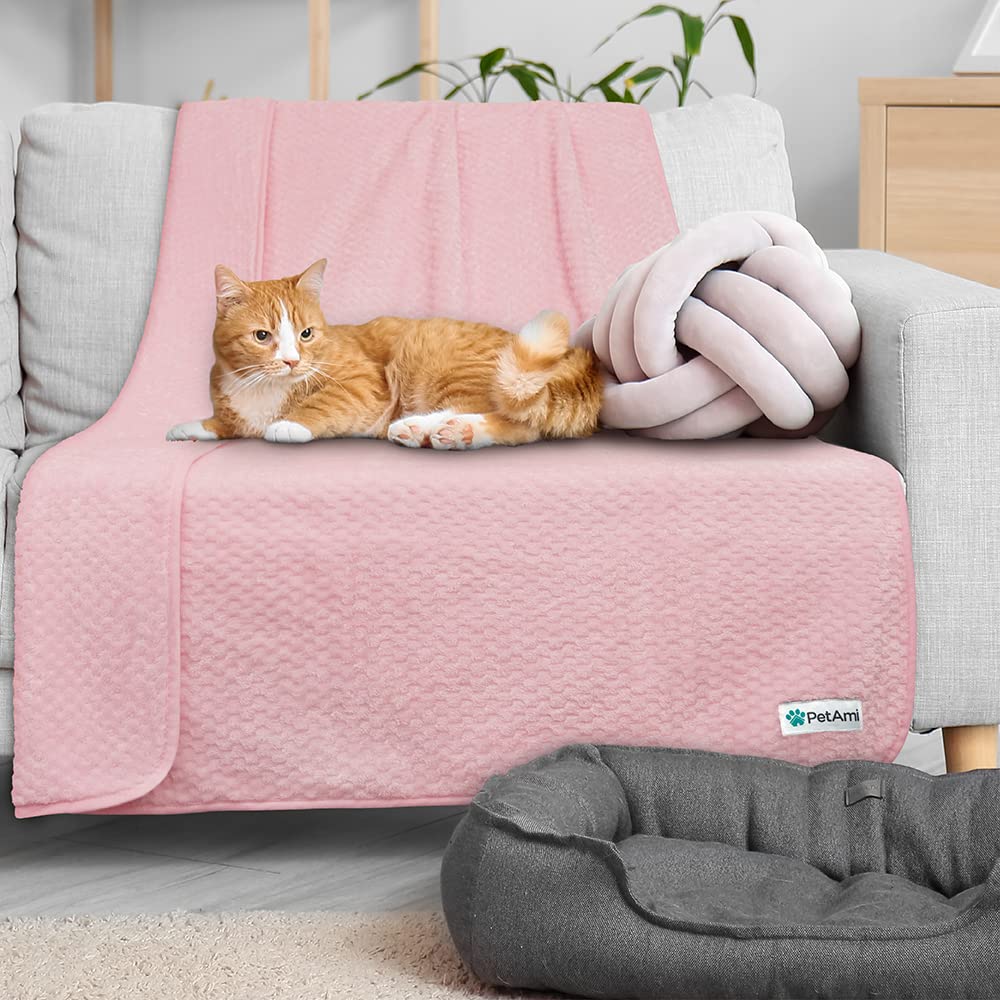 PetAmi durable edge-stitching blanket resists wear during cuddles.