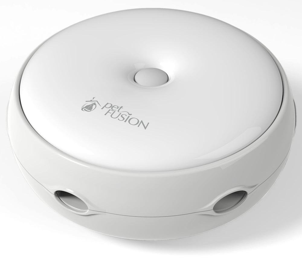 PetFusion Ambush uses a feather lure to spark natural chase instincts.
