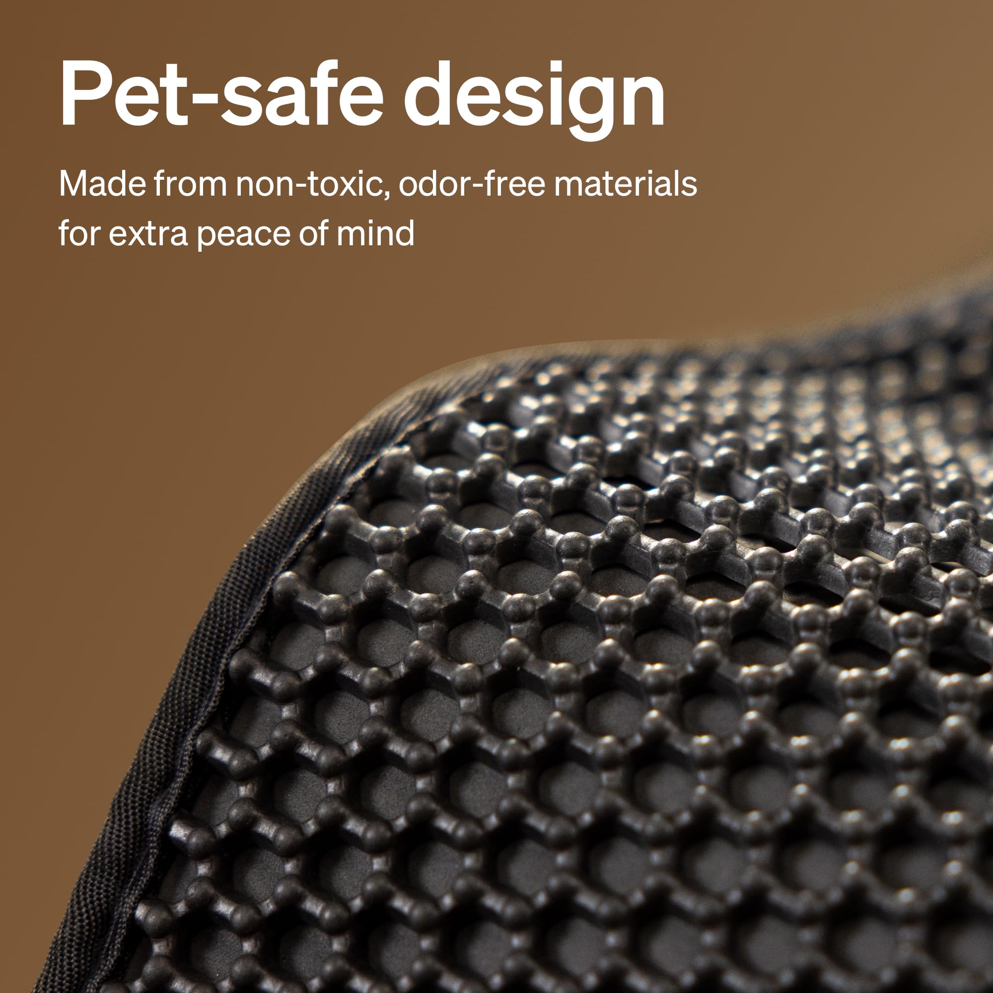 PETLIBRO mat is easy to clean and quick to refresh after spills.