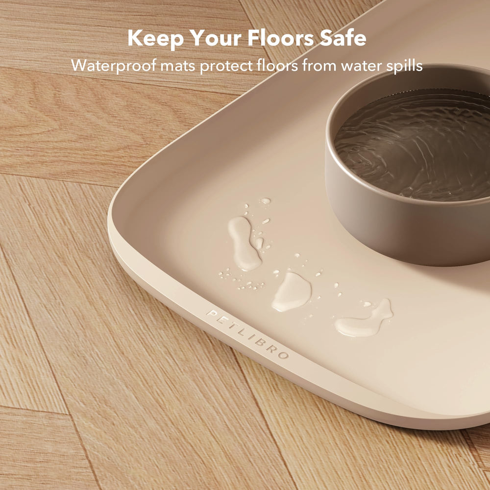 PETLIBRO raised-edge mat catches crumbs and splashes, protecting floors.