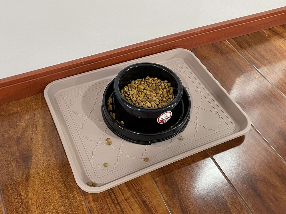 PetLike plant pot drip tray catches water from indoor pots.