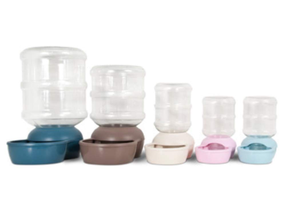 Petmate Lebistro easy-clean design supports quick washing and maintenance.