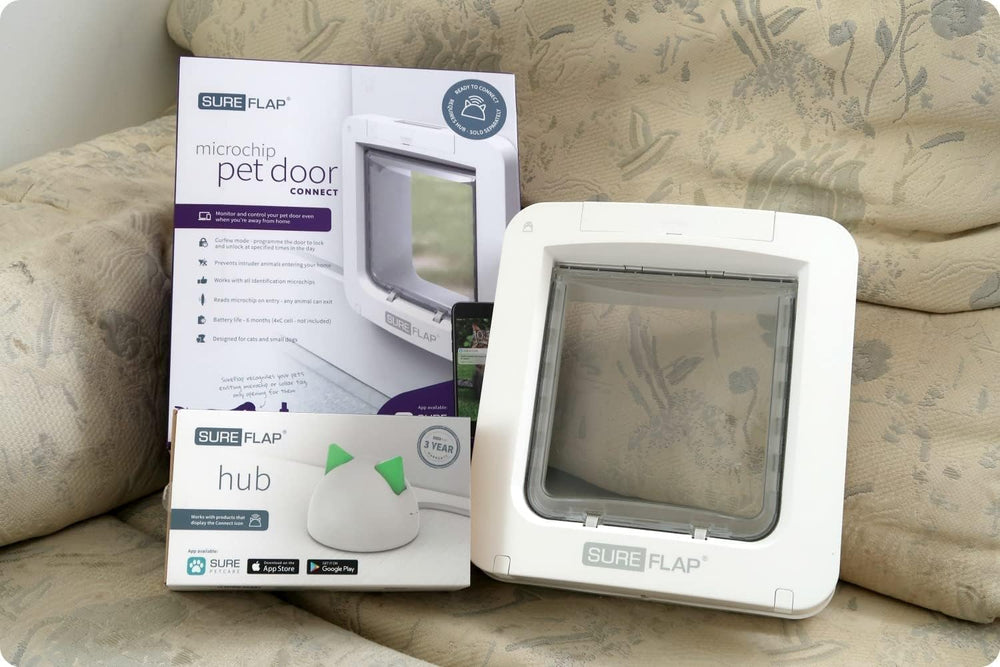 PETQUALITY Show That Love durable, water-resistant, cat-proof design