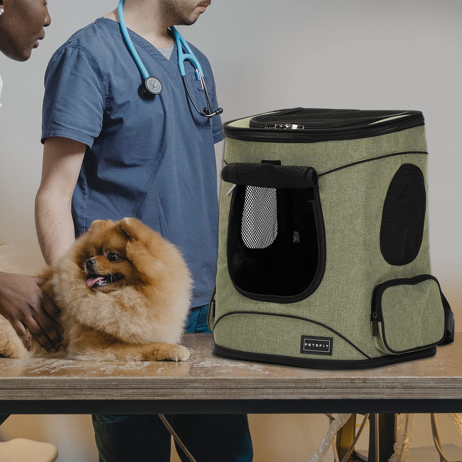 Petsfit durable 600D Oxford cloth withstands wear and pawing.