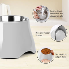 Petvillage non-slip silicone base keeps the bowl steady during meals.