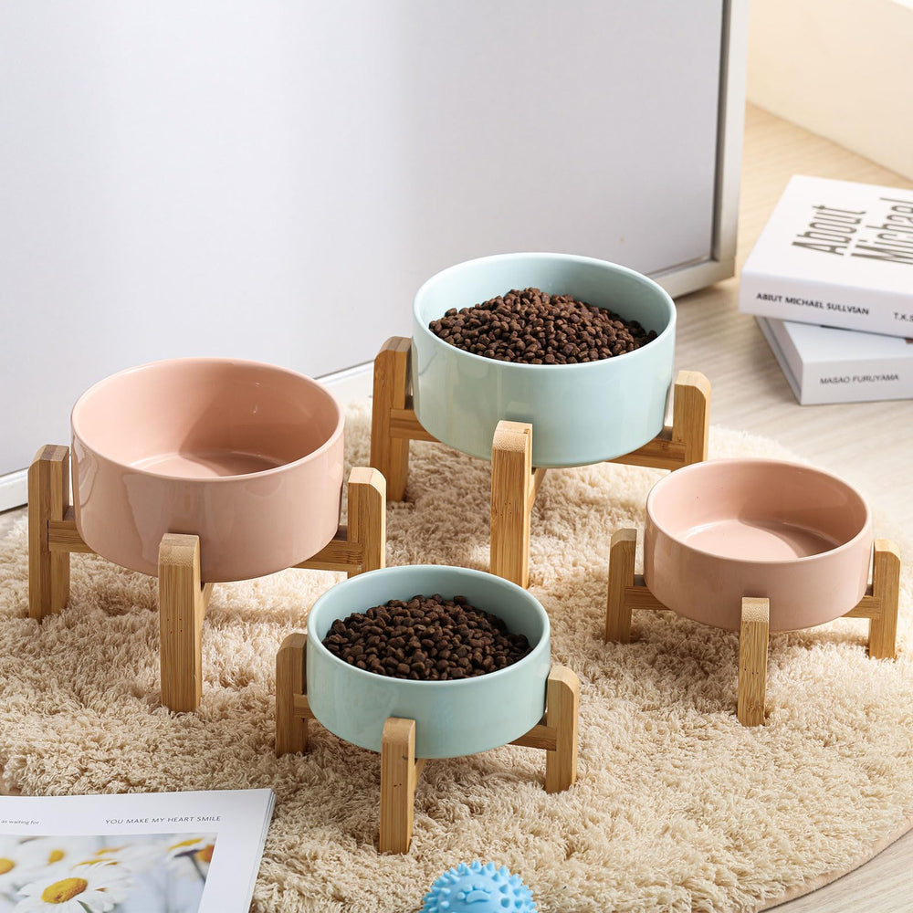 Petygooing khaki bamboo stand highlights the non-slip base for stability.