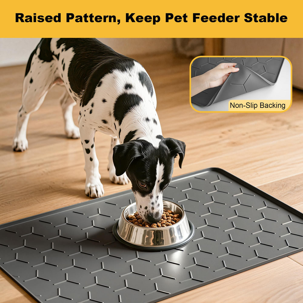 Pieviev multi-pet spill-prevention mat keeps feeding areas tidy.