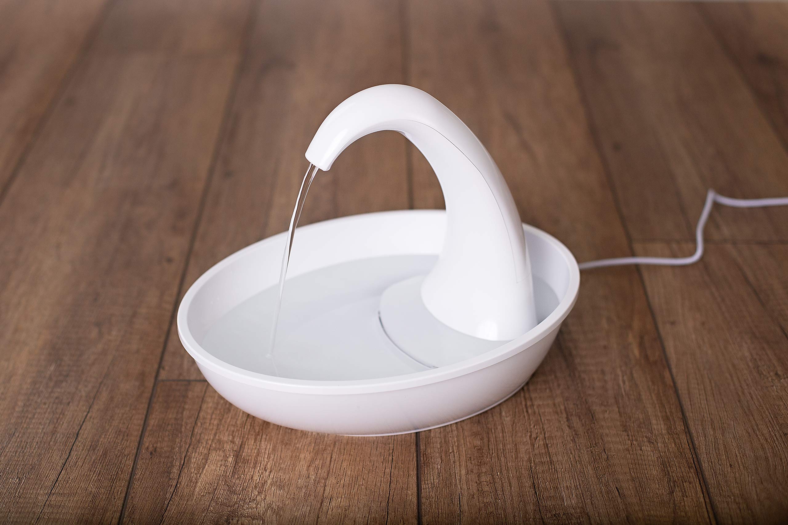 Pioneer Pet Swan with no-slip base for stable drinking