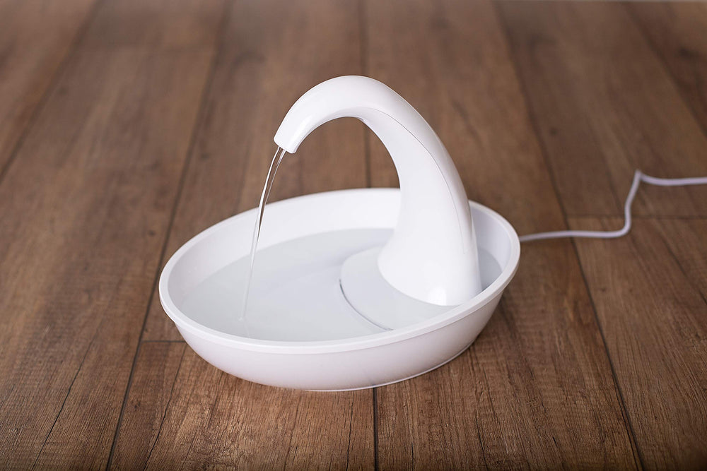 Pioneer Pet Swan with no-slip base for stable drinking