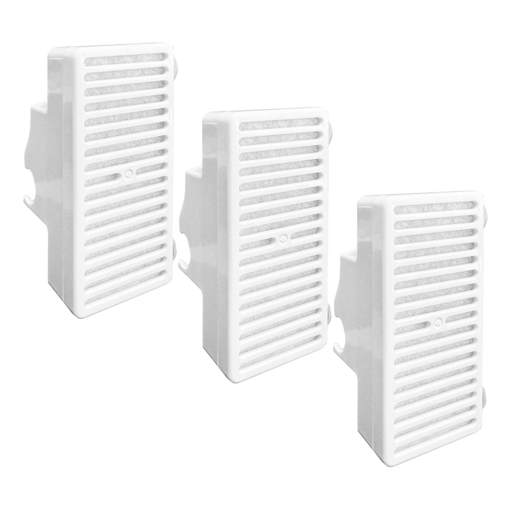 Pioneer Pet T-shaped filter demonstrating water freshness and potential taste improvement