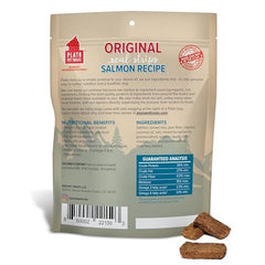 PLATO Real Strips Salmon bars with soft texture for easy chewing.