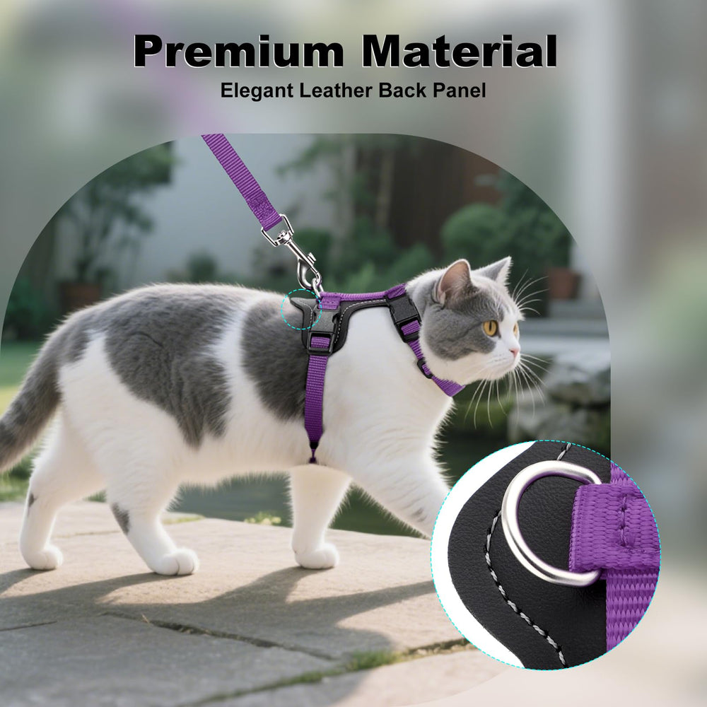 Plutus Pet leash with D-ring attachment for confident outdoor walks.