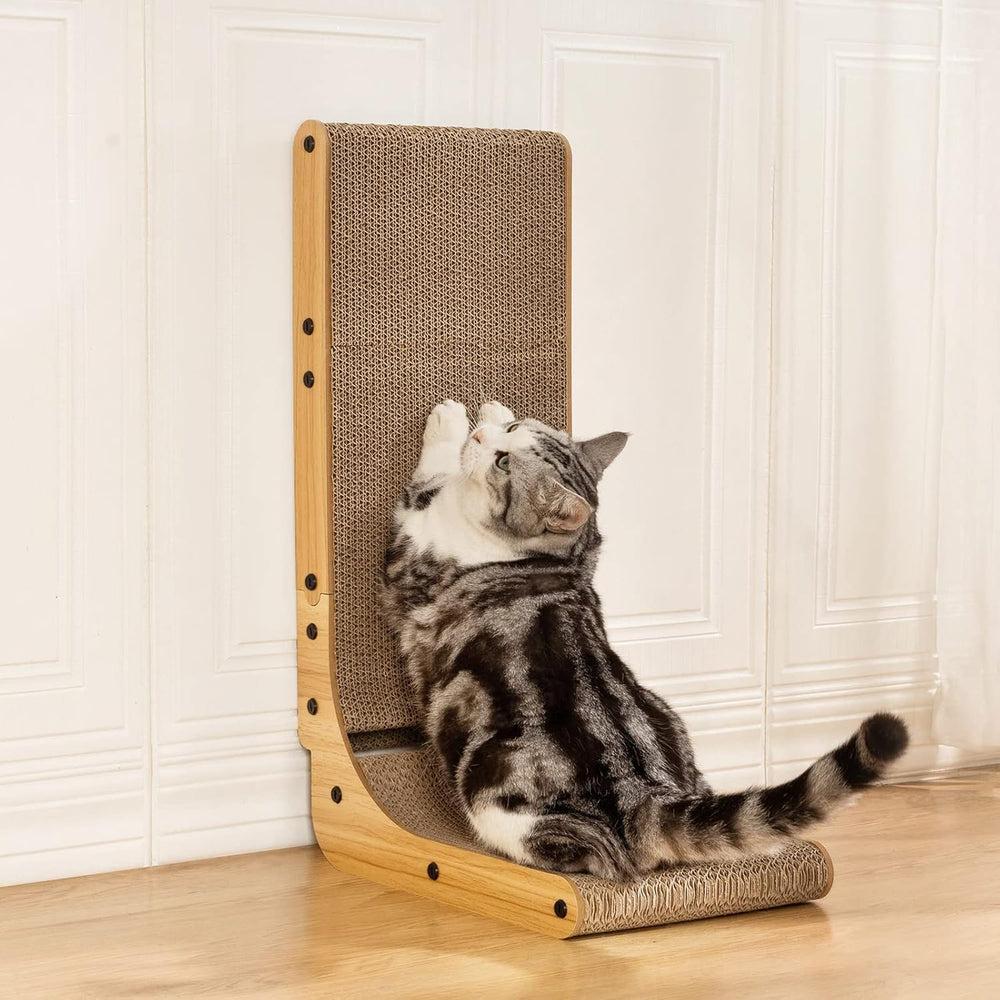 Poils bebe large cat scratcher suitable for big cats.