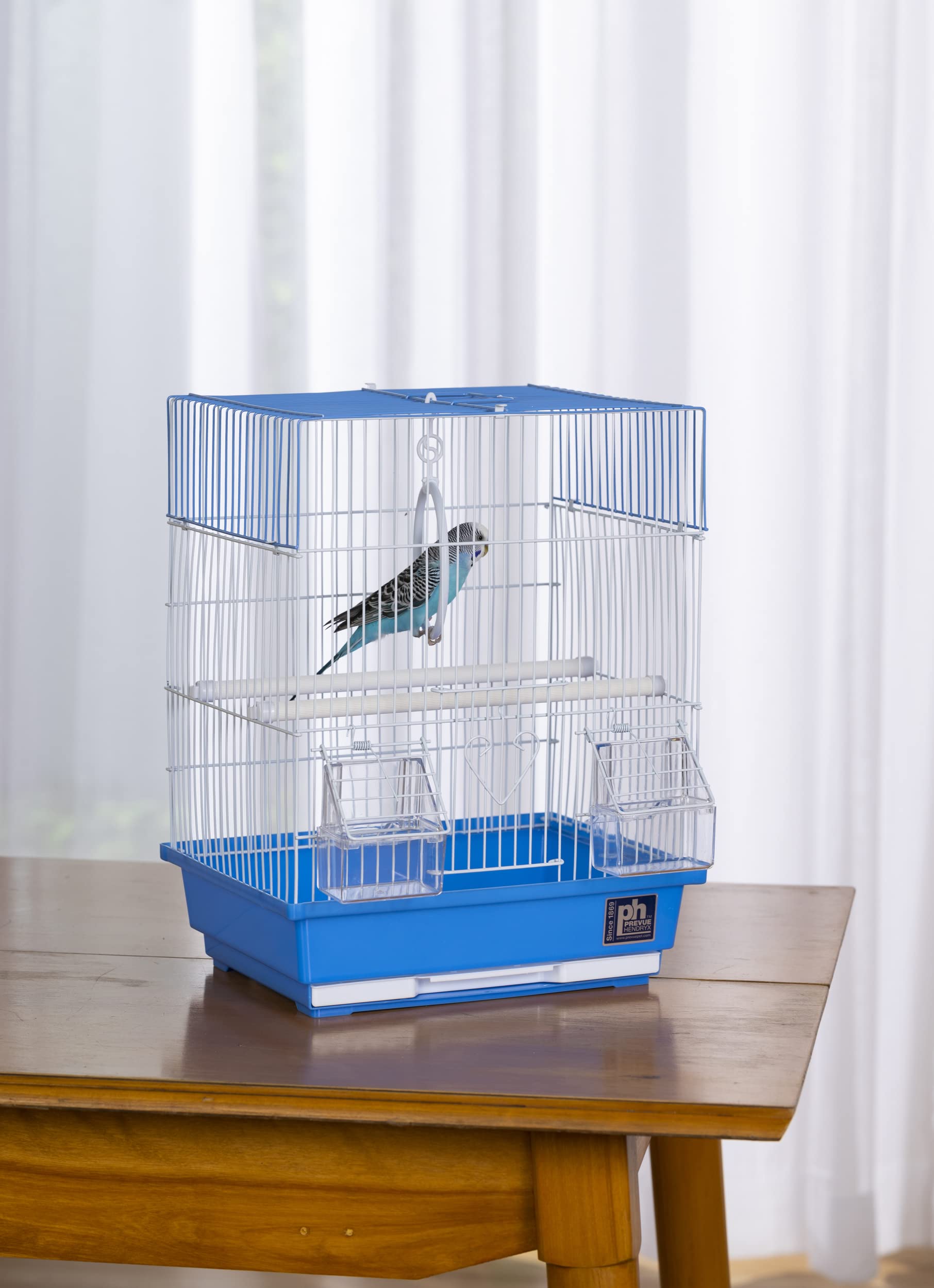 PH Prevue Hendryx compact travel bird cage for on-the-go housing