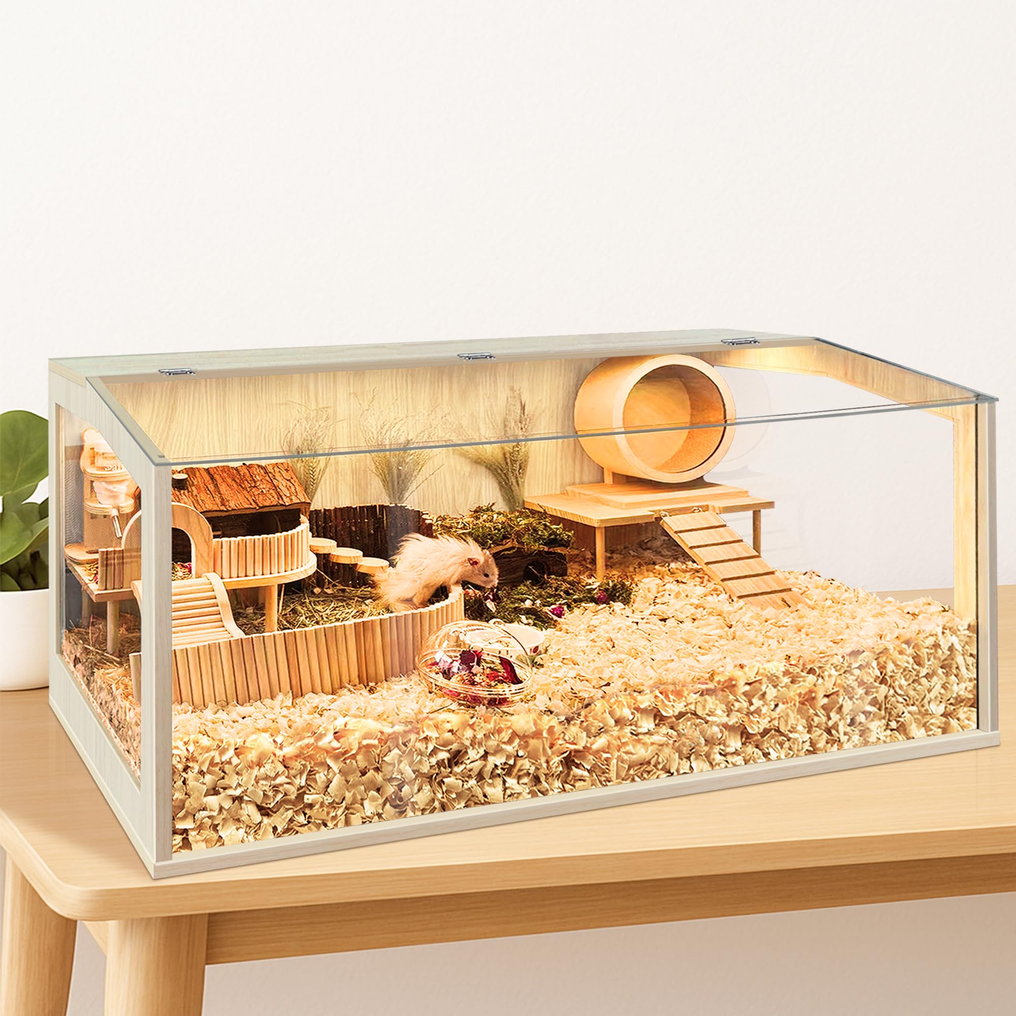 PROLEE thick bedding area supports natural burrowing and enrichment.