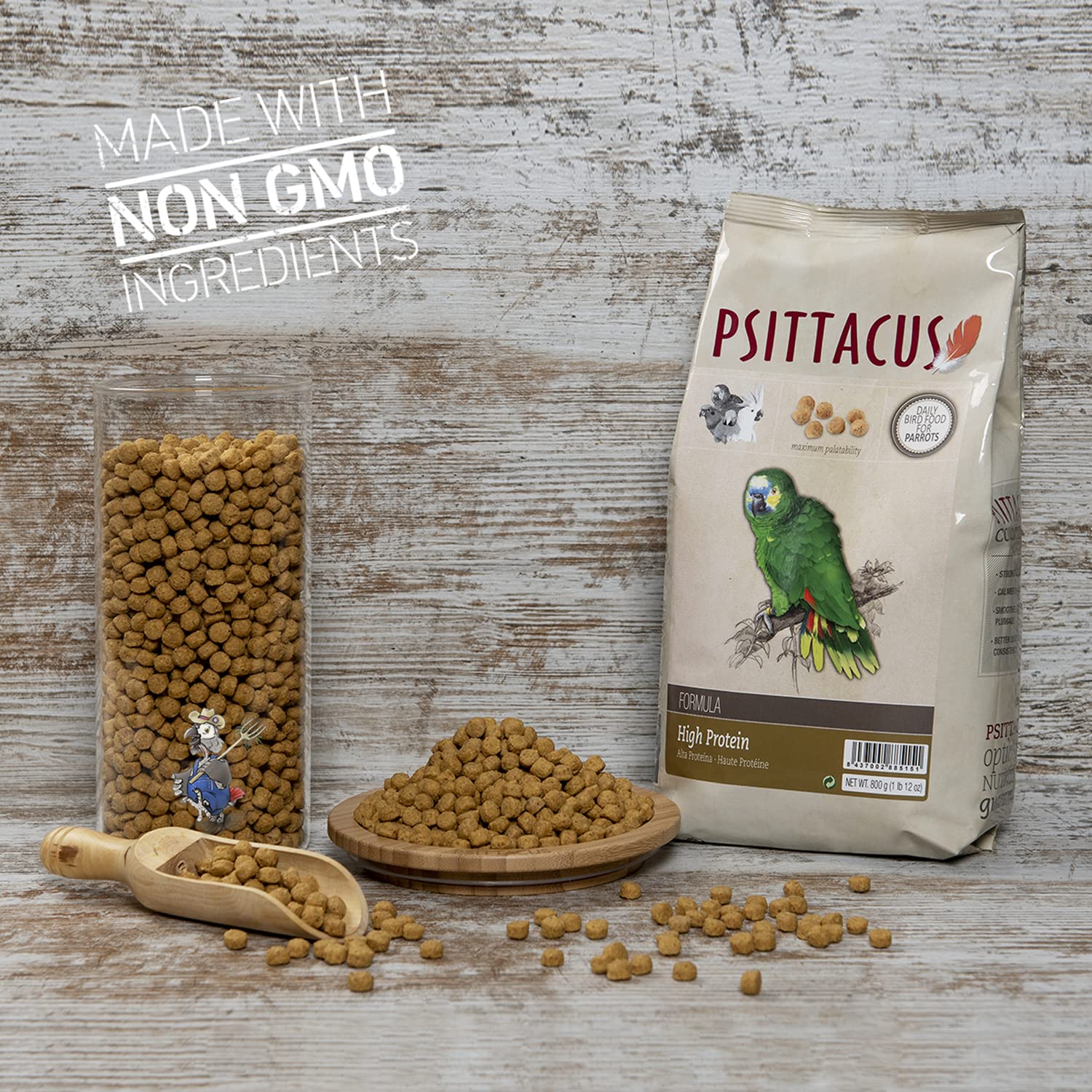 Healthy adult parrots enjoy Psittacus High Protein pellets.