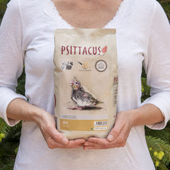 Psittacus Mini Hand-Feeding Formula with natural flavors and quality ingredients supports balanced development