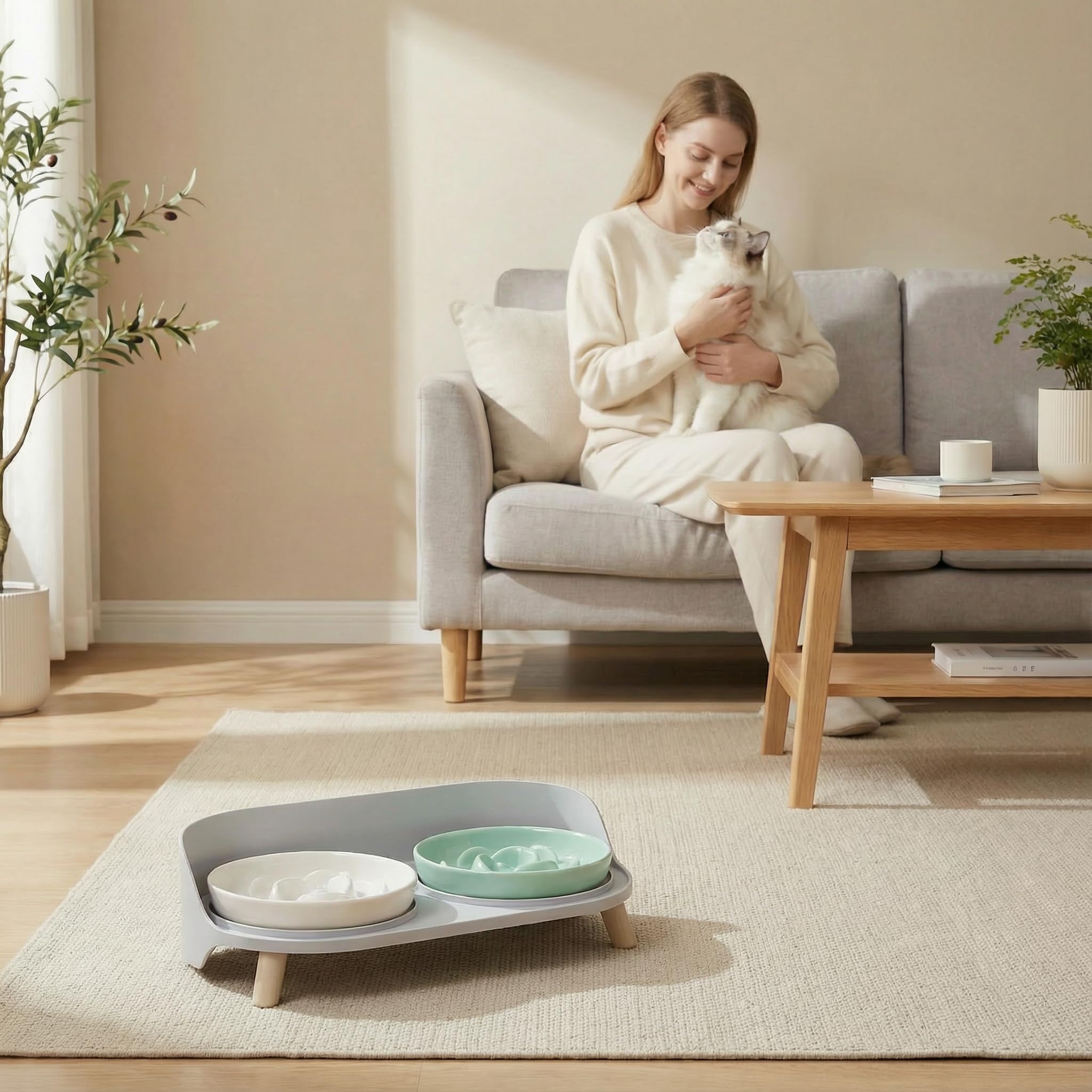 PTOBER stand with 5-inch bowl slots for flexible feeding bowls.