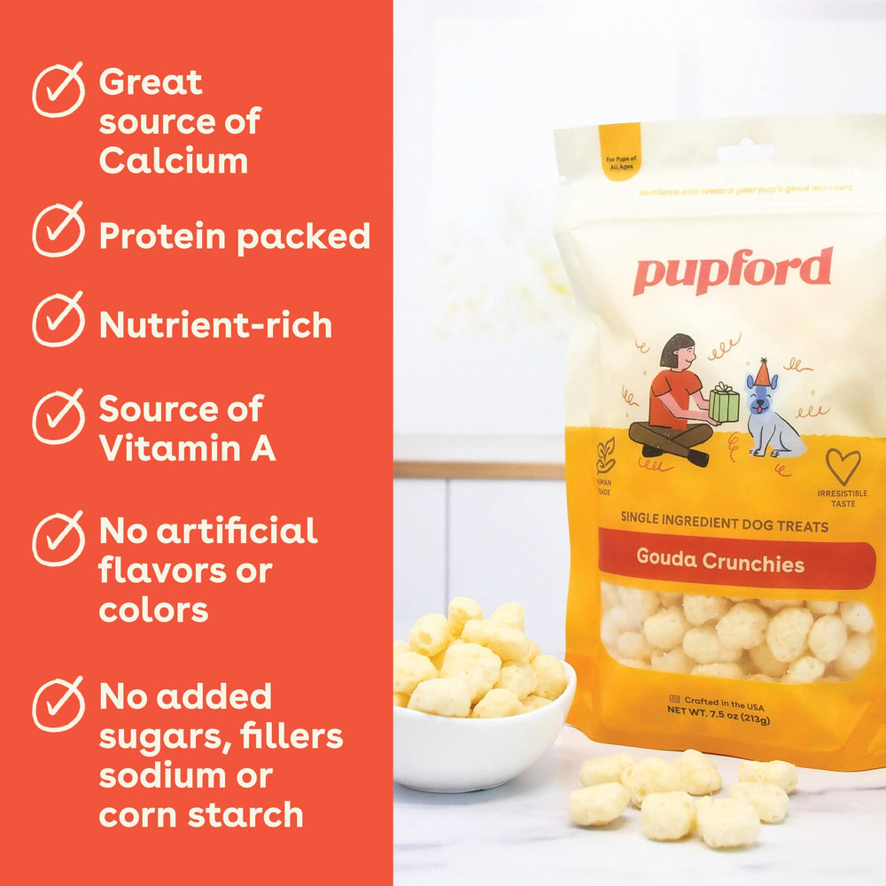 Pupford Cheese Crunchies Gouda puppy reward closeup, ideal for training with wholesome flavor.