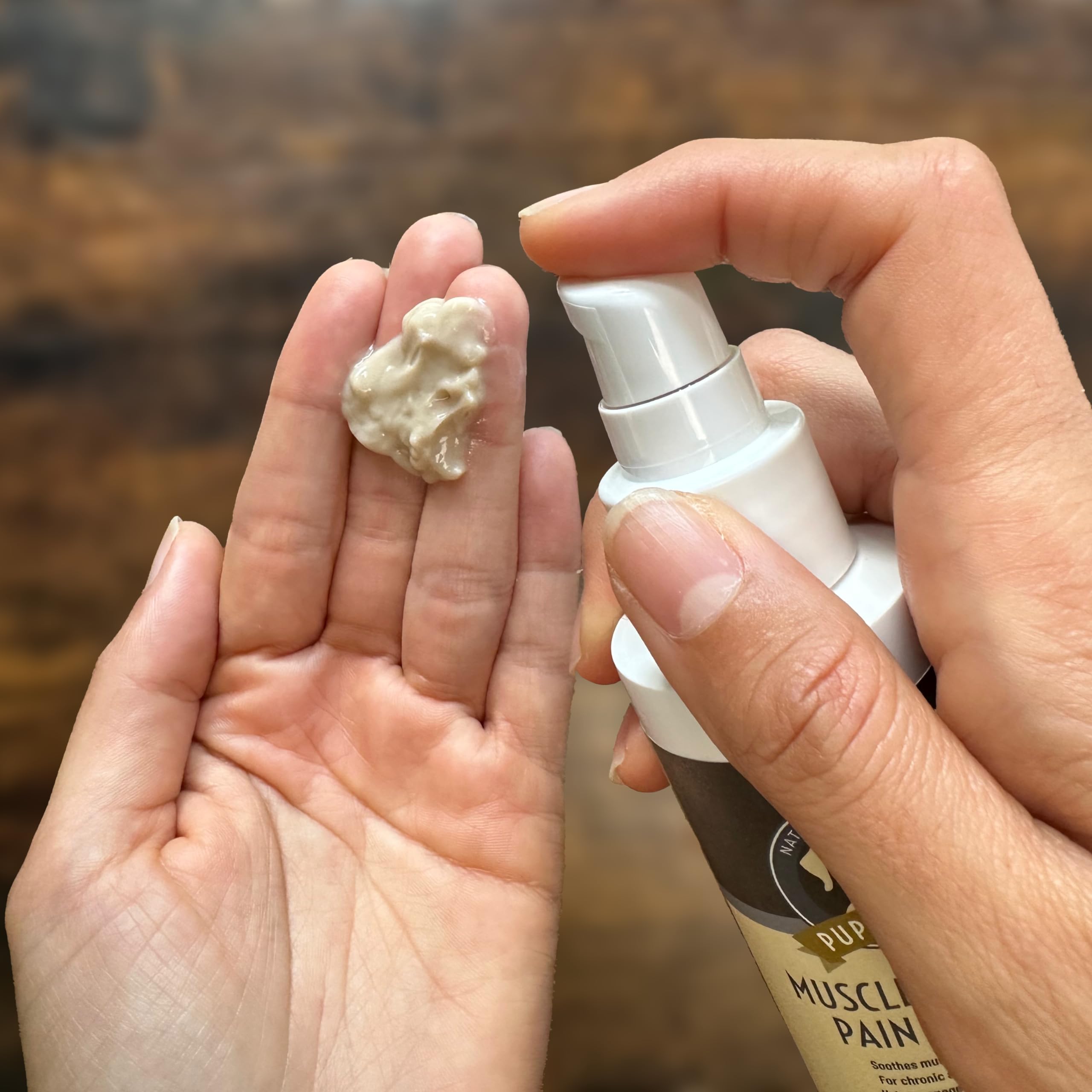 Puppy Lisa contains wintergreen and arnica among five natural actives for soothing potential.