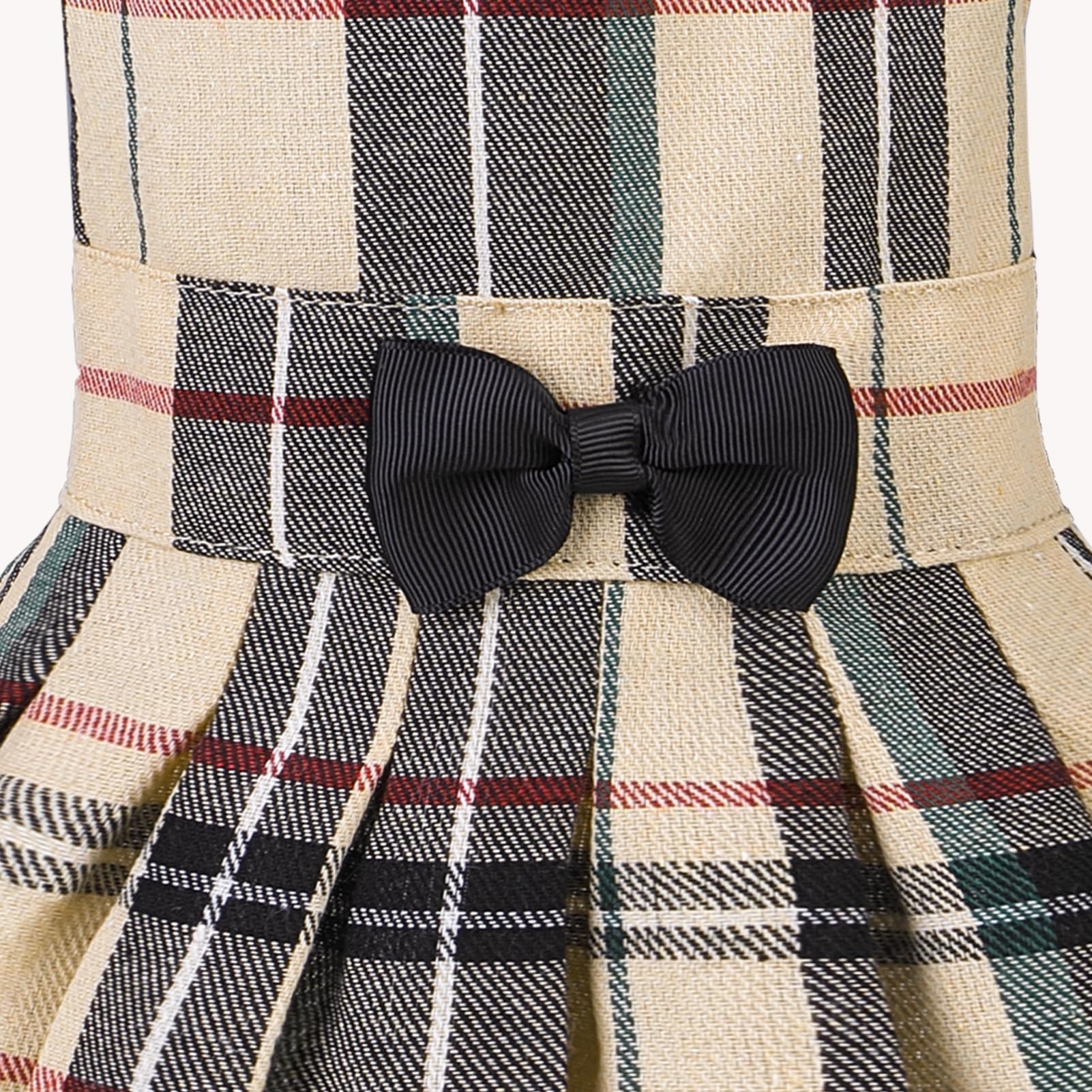 PUPTECK Beige detail close-up reveals classic plaid finish.