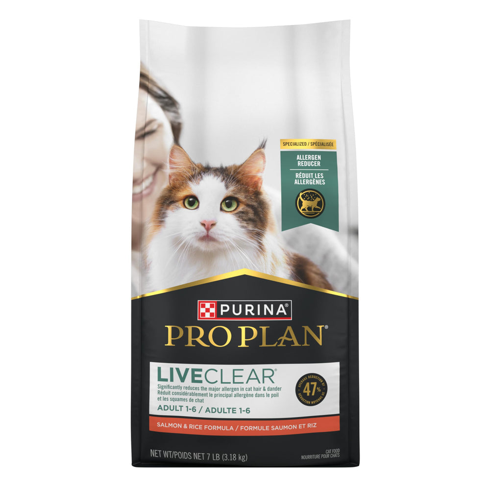 Purina Pro Plan LIVECLEAR probiotics showcase digestive health support