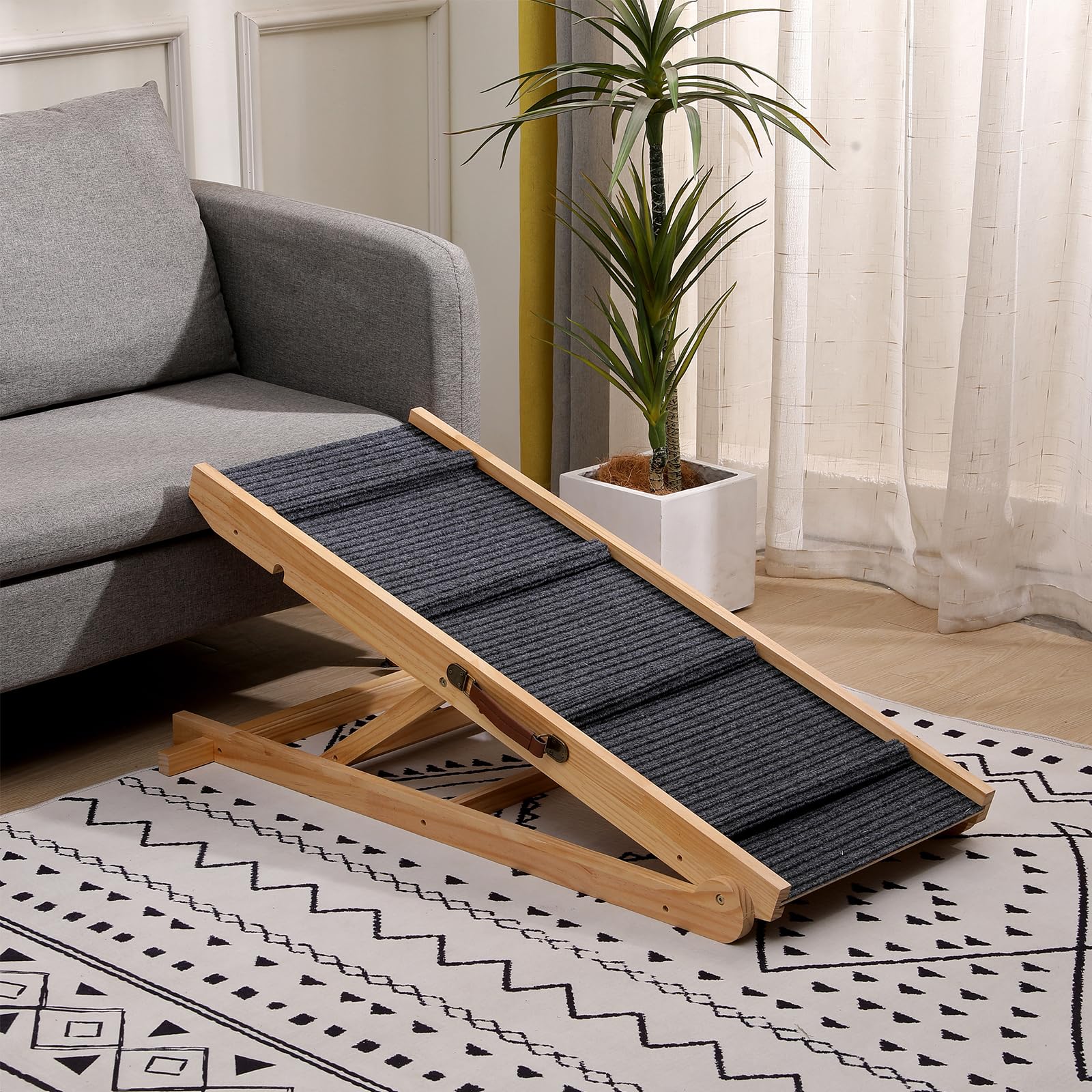 QUCHRYO five-level pet steps offer adjustable height for beds and couches.