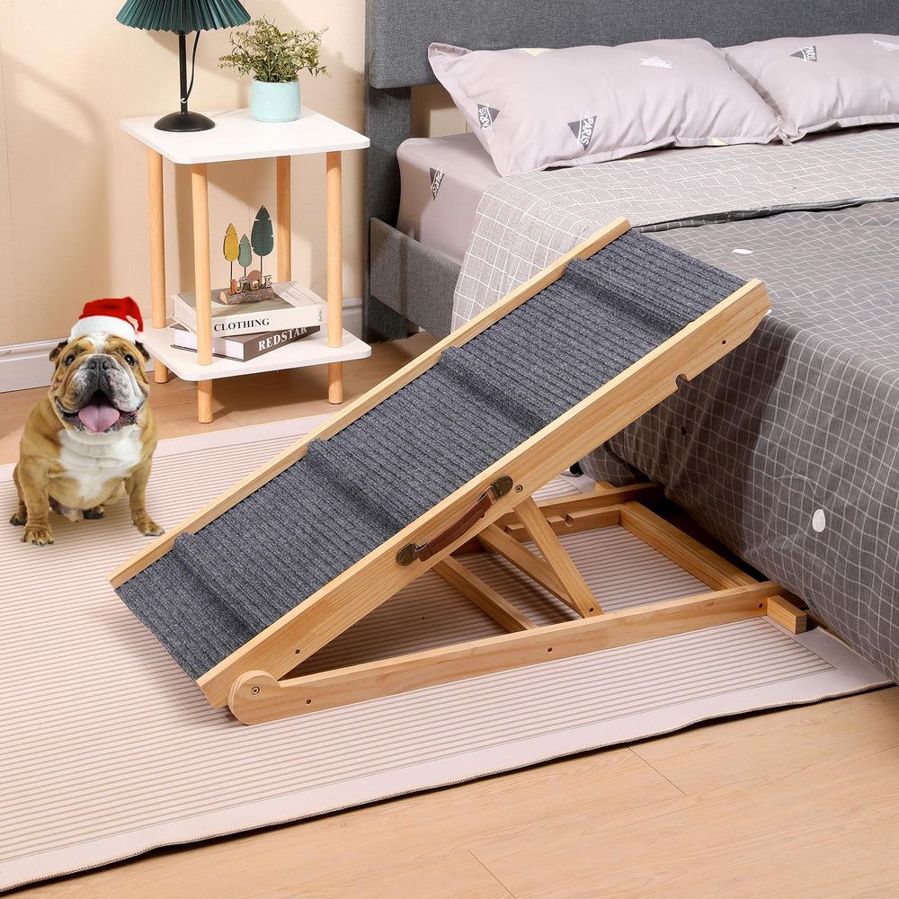 QUCHRYO non-slip carpet surface keeps pets secure while climbing.