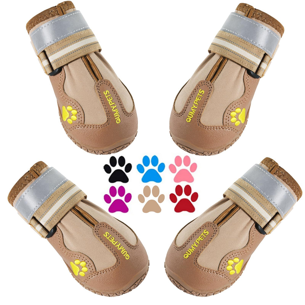 QUMY dog boots show winter protection with a secure, adjustable fit.