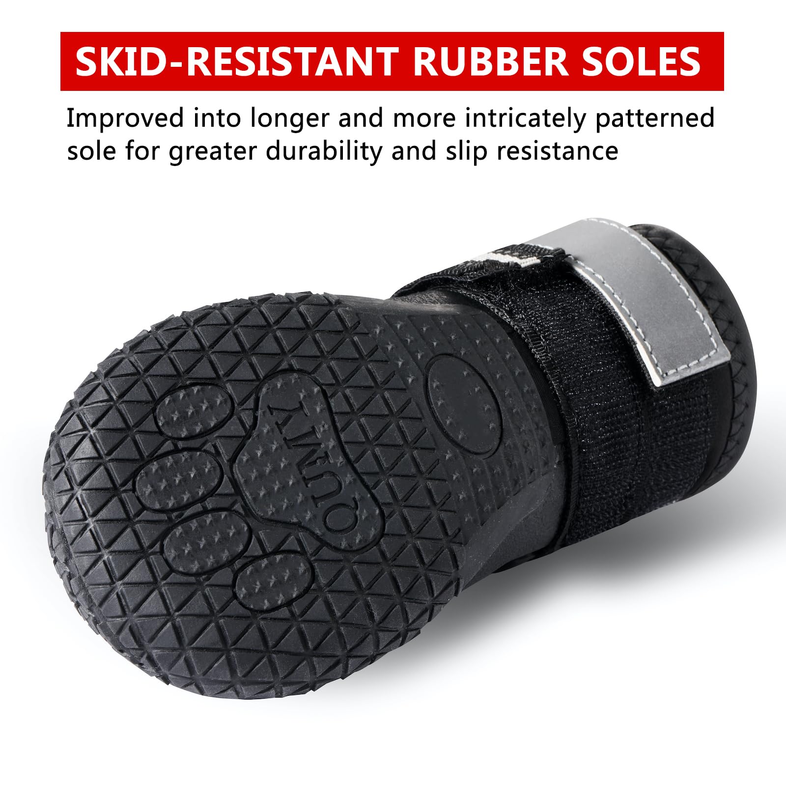 QUMY water-resistant fabric keeps paws dry during rainy ventures and wet grass.