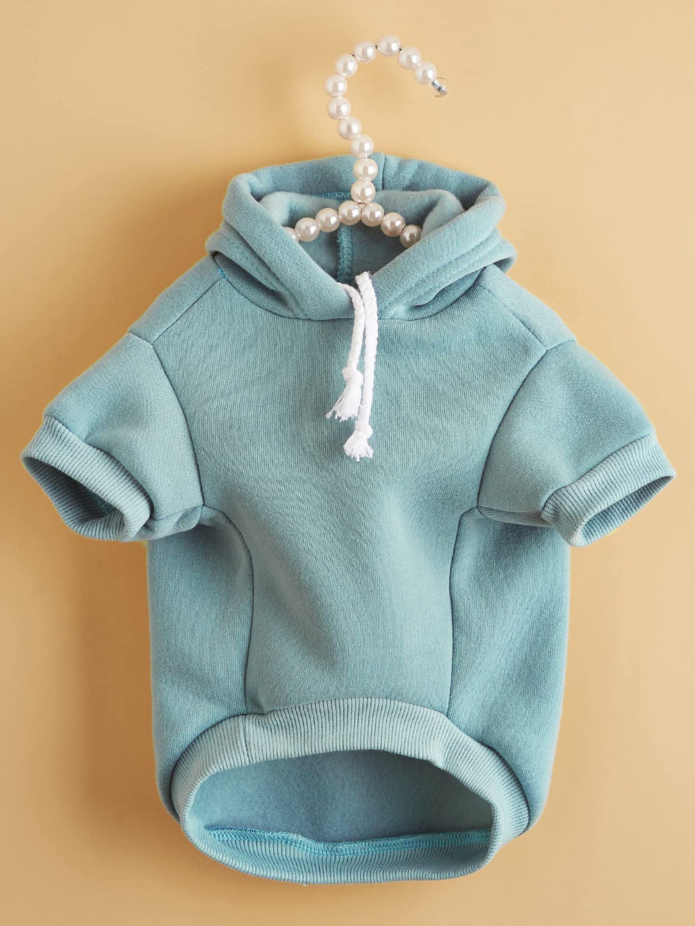 QWINEE Basic hoodie sleeve detail highlights stretchy fabric for easy wear.