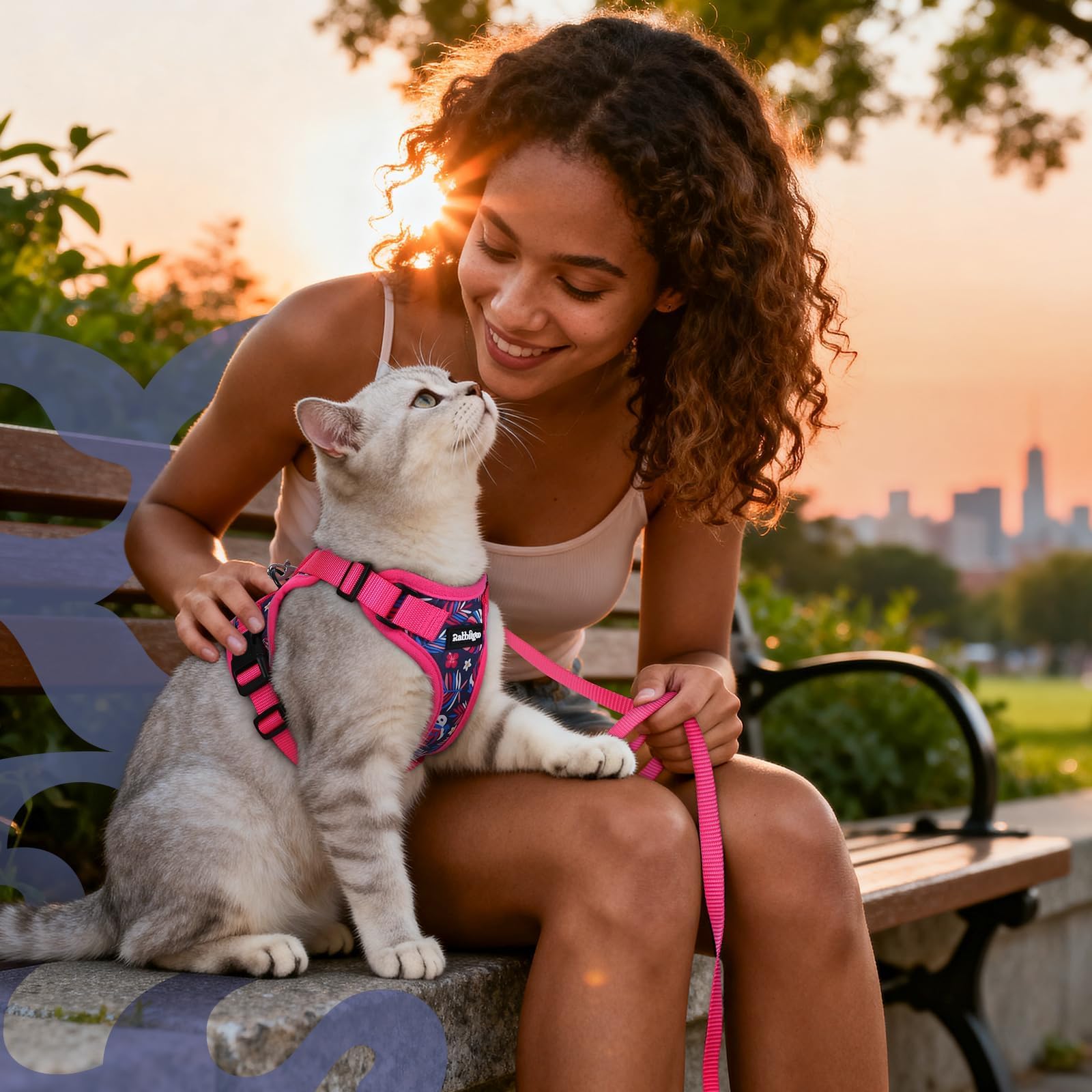 Rabbitgoo set includes harness and 4.9 ft leash for ready outings