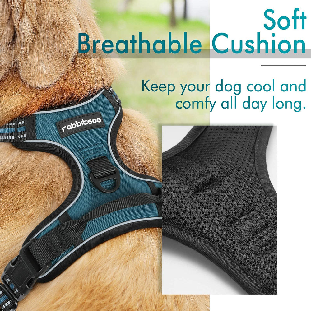 Reflective strips on Rabbitgoo harness for safe night time walks