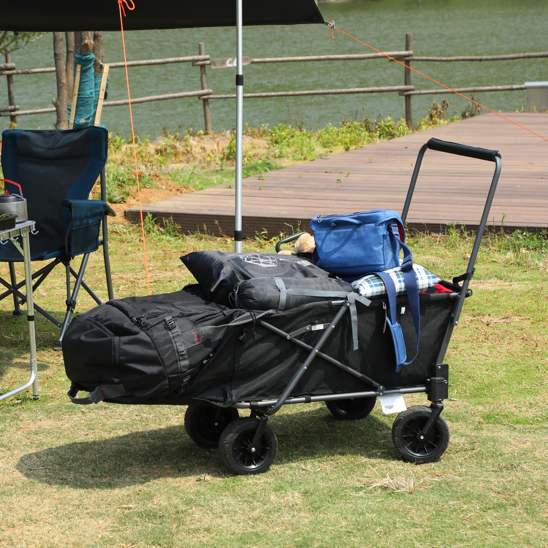 REDCAMP dog-wagon adjustable handle offers secure control on walks.