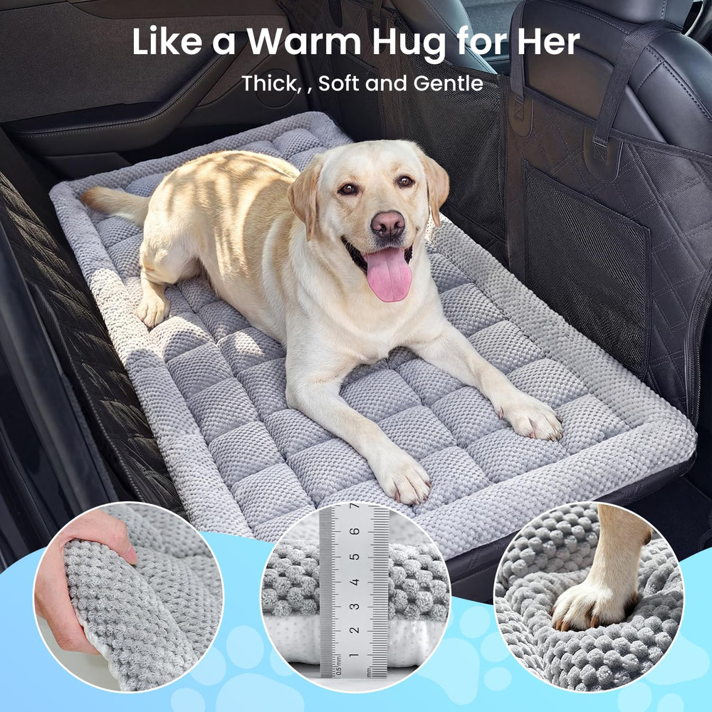 REEVAA dog bed anti-slip bottom keeps the seat stable during bumps and turns.