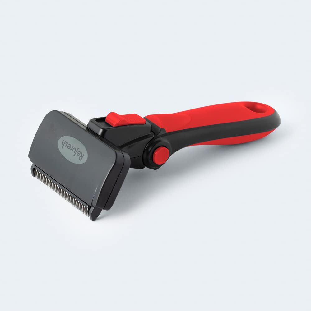 Soft teeth design minimizes tugging using Refuresh deshedding brush.