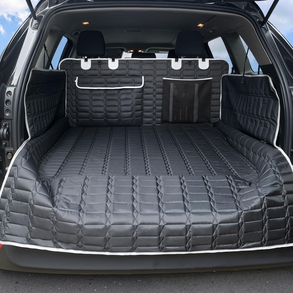 Reliadura SUV Cargo Liner dog cover protecting the trunk from dirt and spills.