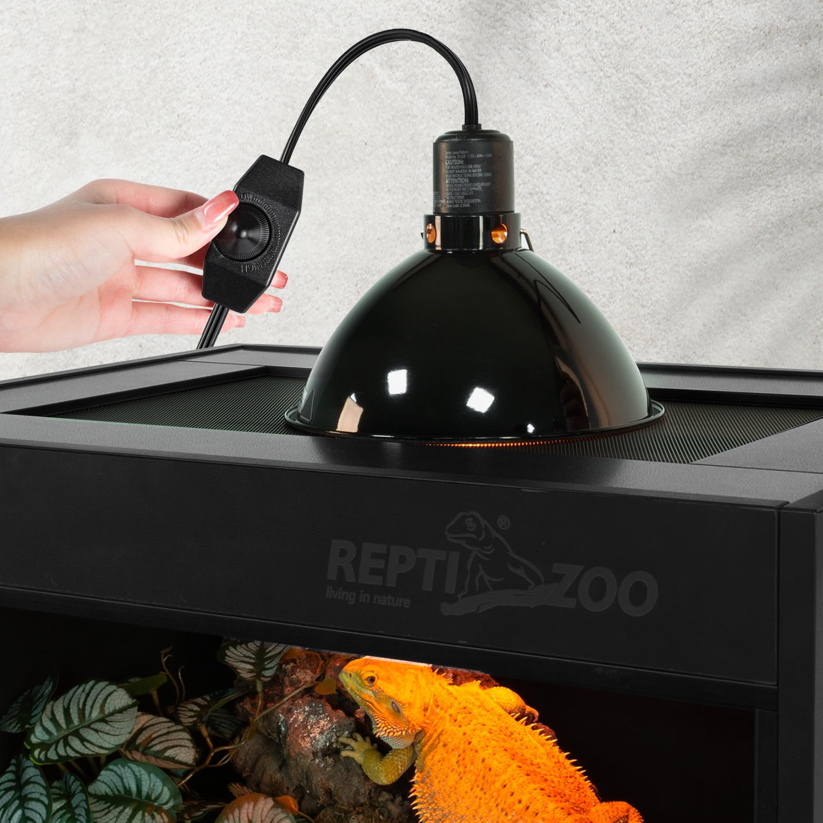 REPTI ZOO burn risk reduction with controlled heat distribution.
