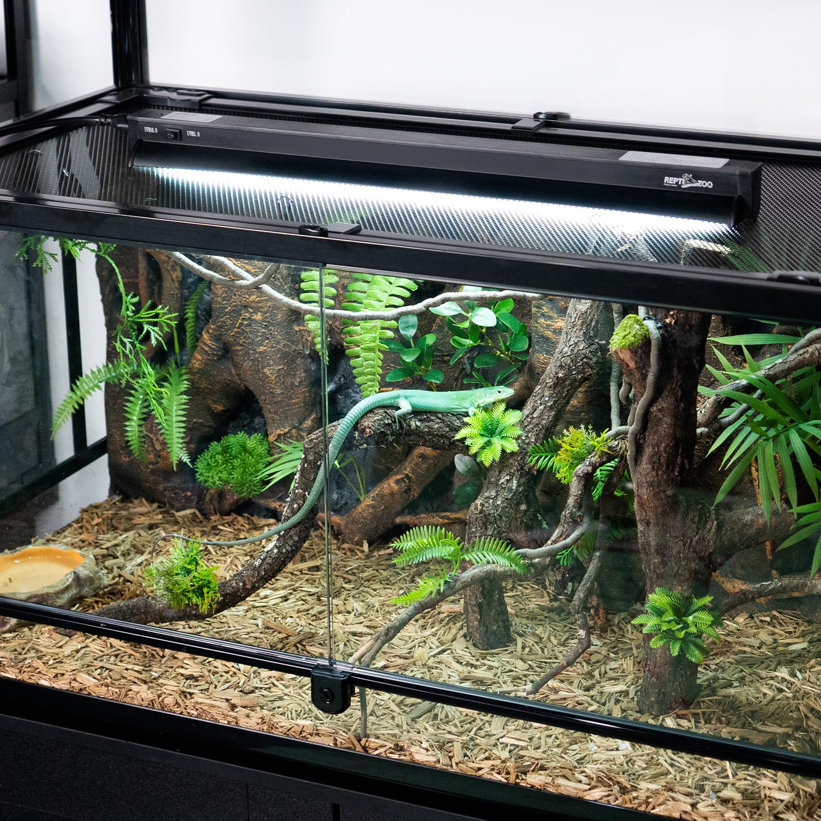 REPTI ZOO affordable UVB kit for 24+ inch habitats.