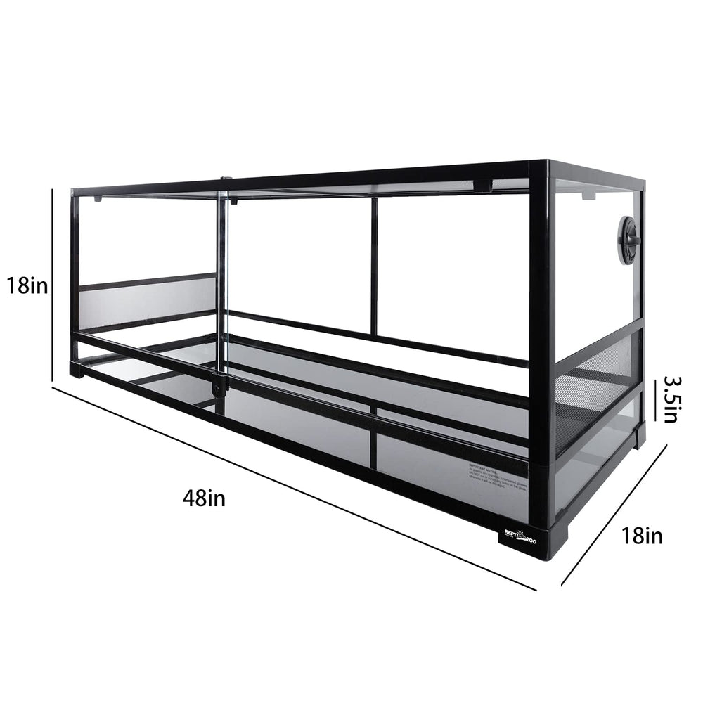 REPTI ZOO terrarium side ventilation balances moisture and airflow.