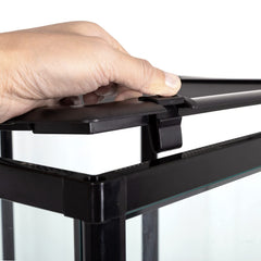 REPTI ZOO Thin mesh lid provides ventilation and airflow.
