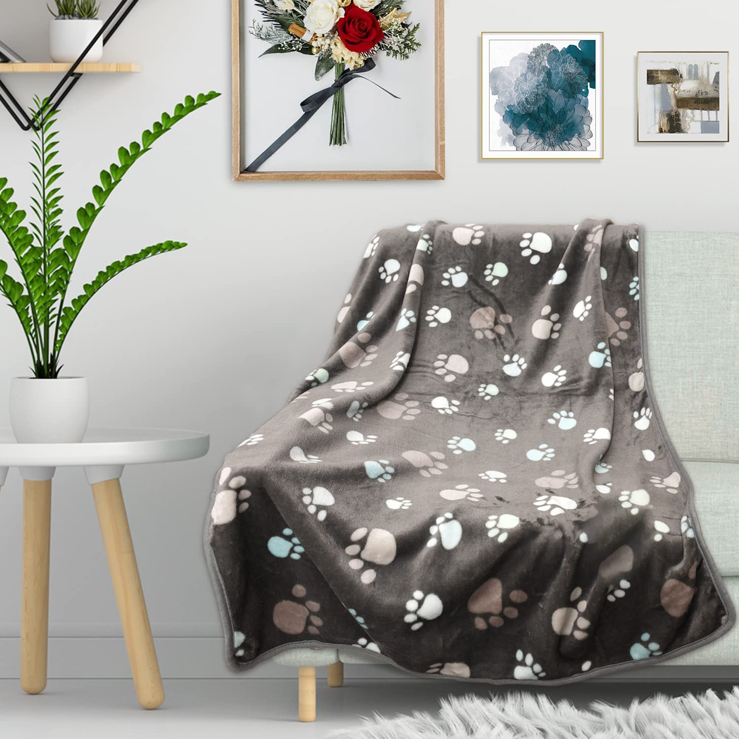 Rezutan blanket used indoors and outdoors on car seat or sofa