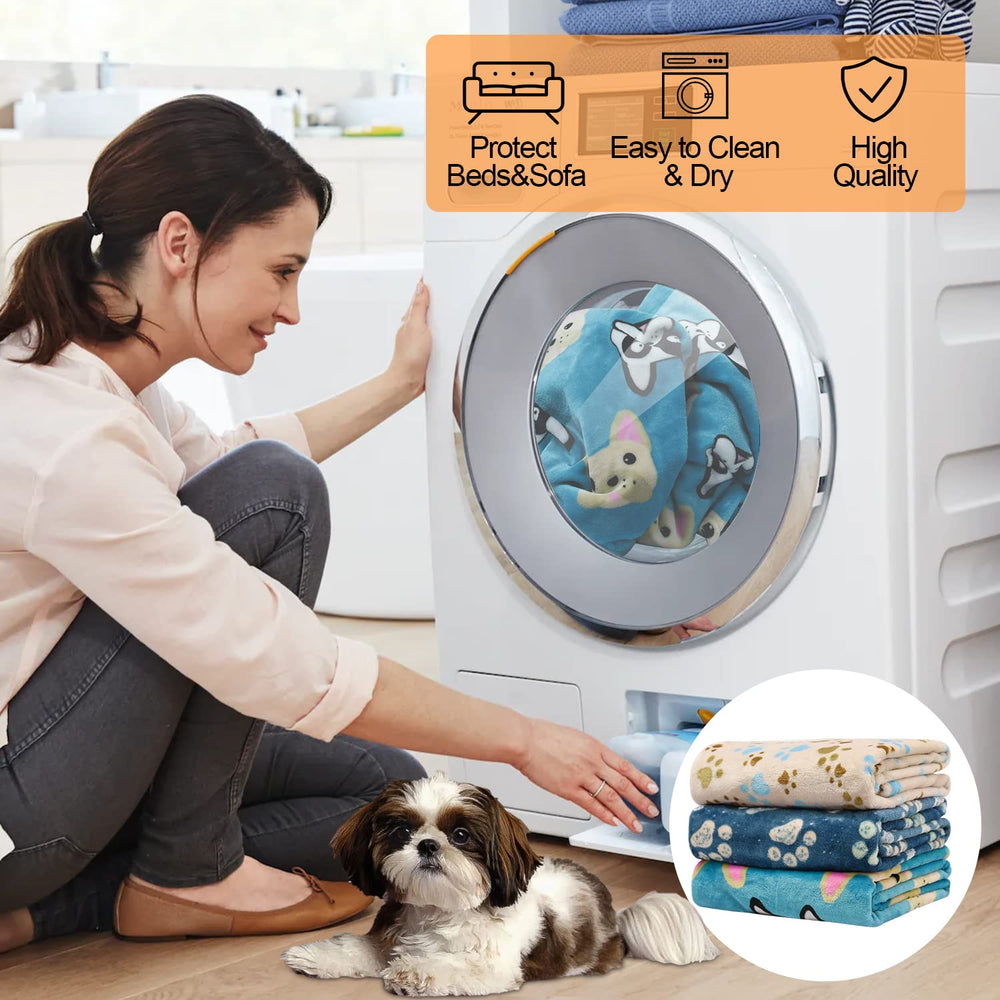 Rezutan travel-ready pet blanket suitable for car journeys.