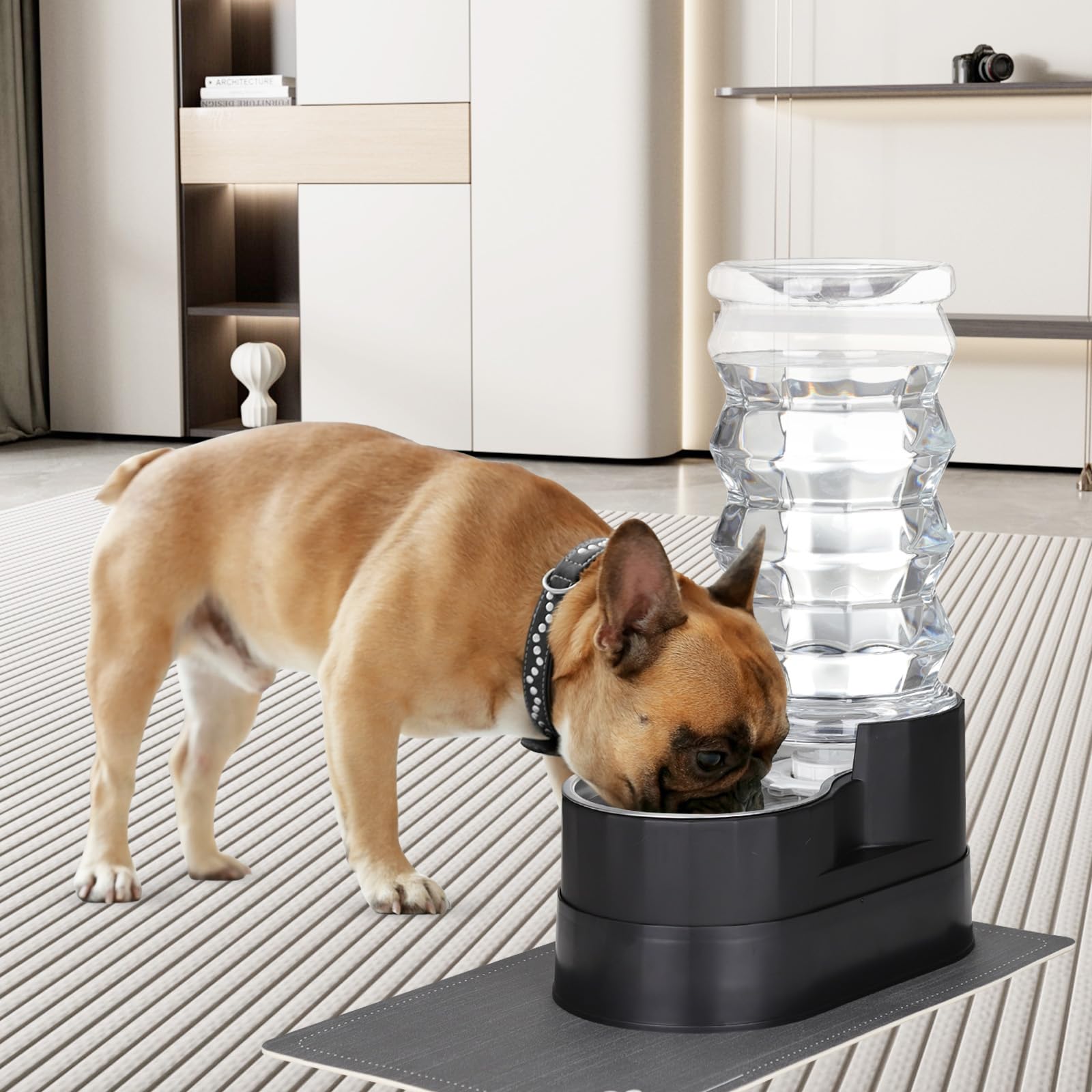 RIZZARI anti-slip base prevents tipping and keeps floors dry.