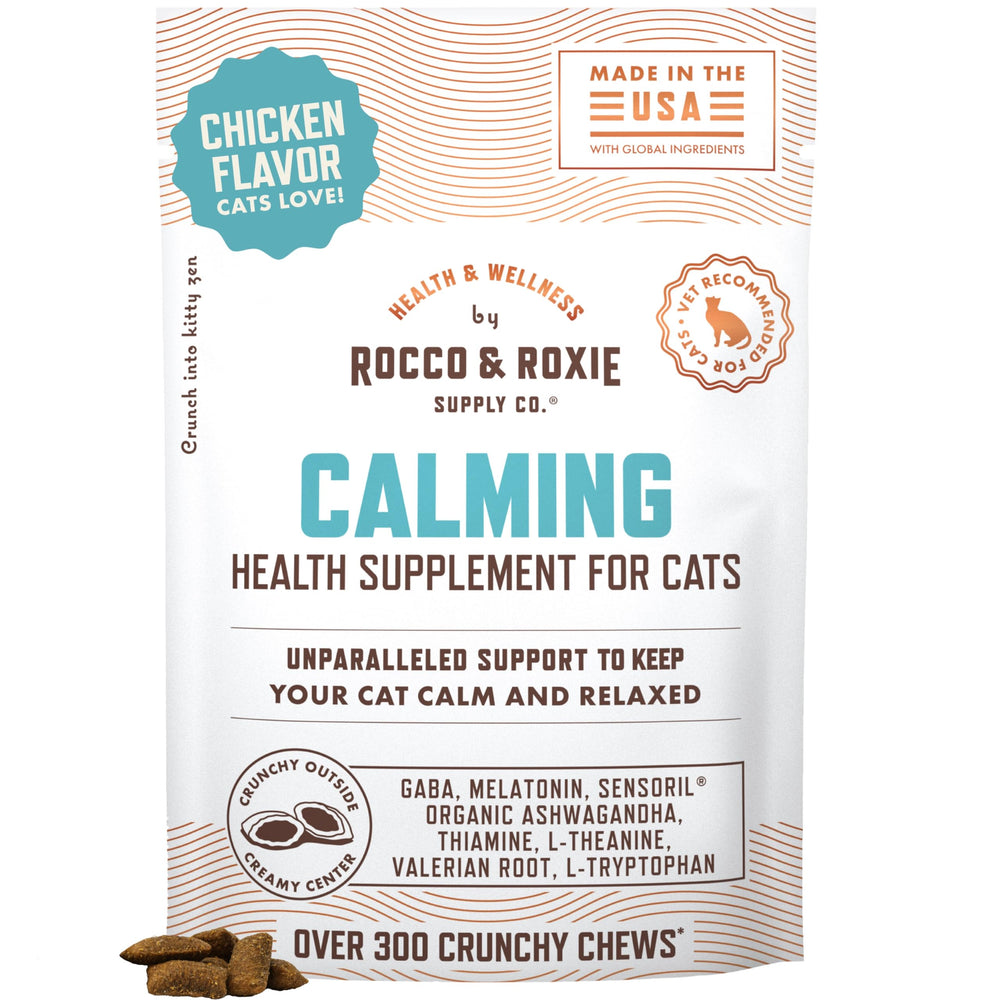 Rocco & Roxie Cat Calming Treats bottle for easy stress relief during travel.