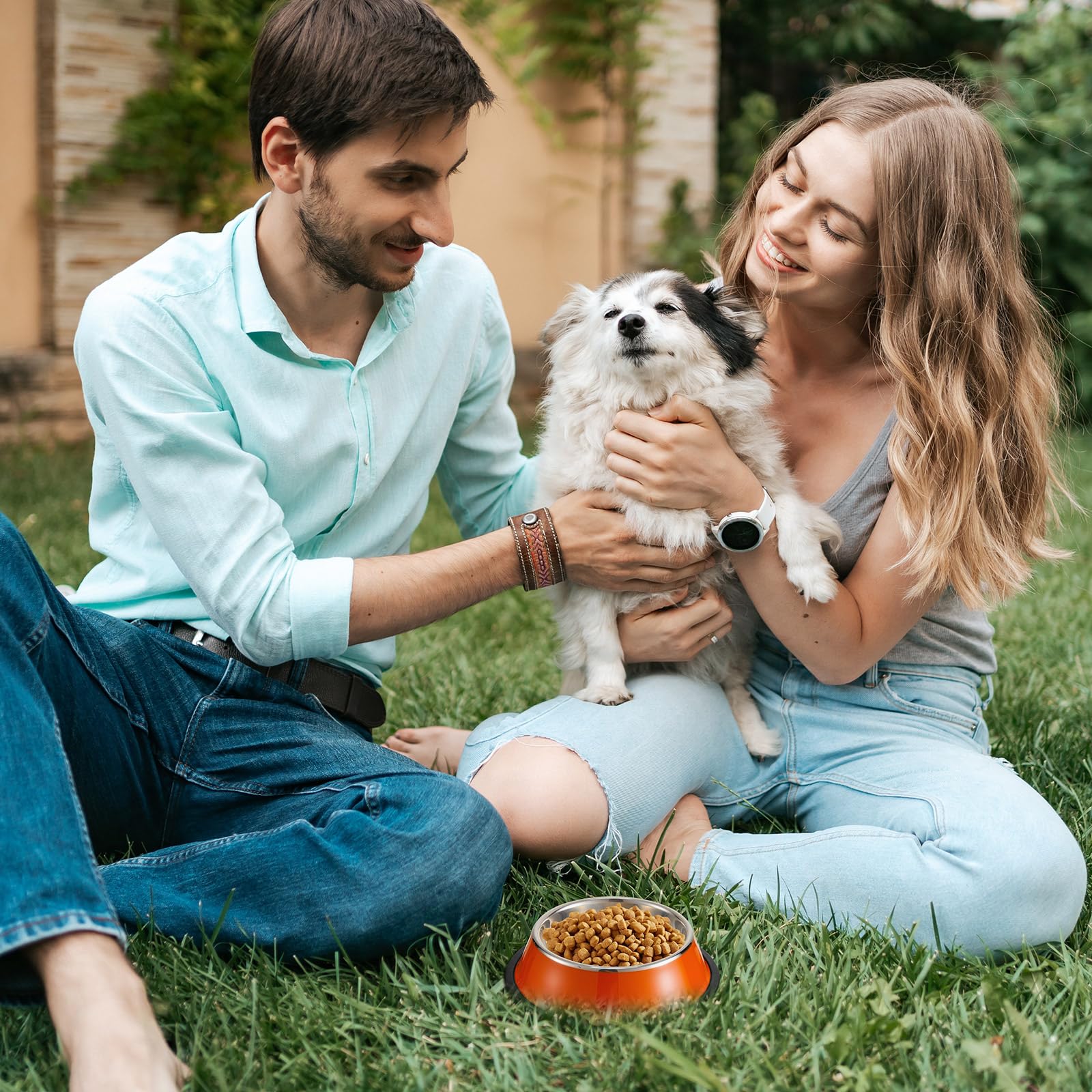 Roshtia wide opening kitten bowls prevent whisker fatigue during meals.