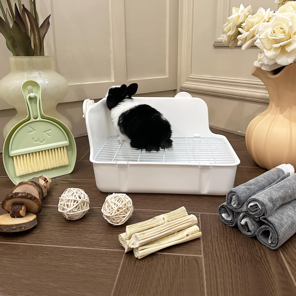 RubyHome rabbit litter box ideal for small to medium pets.