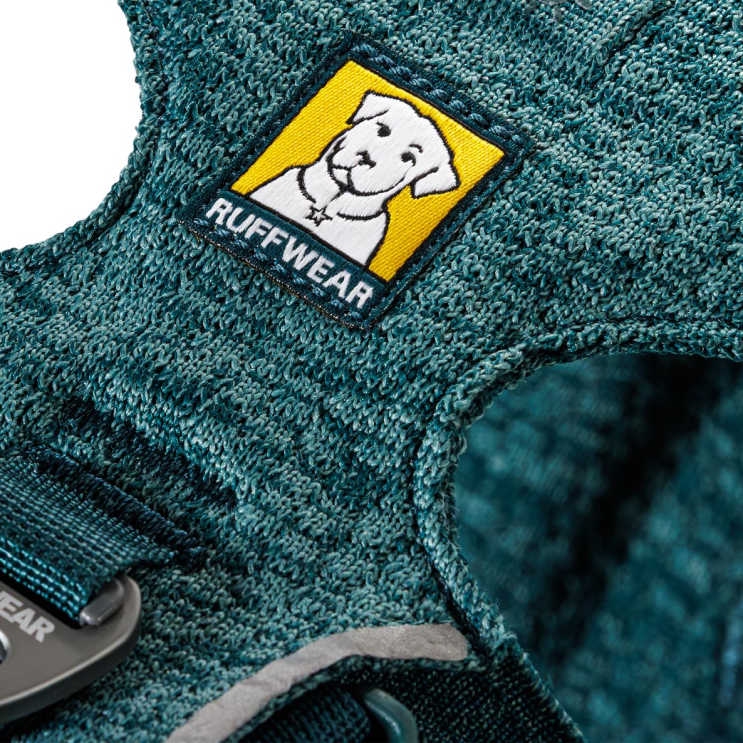 Ruffwear Front Range Flex harness aluminum hardware for durability.